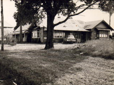 Carrollon boarding House, c. 1960, Photographed by Steven Roach, Campbelltown City Library