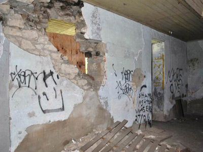 Room 8 block wall